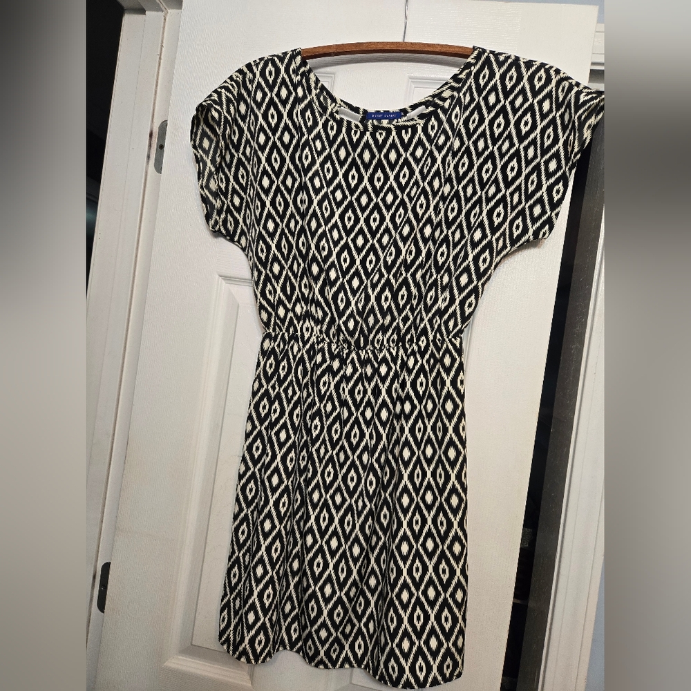 Black and white summer dress. Size small.
